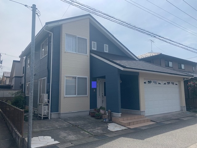 外壁は「ハイブリッド無機」・屋根は「カバー工法」で安心です。