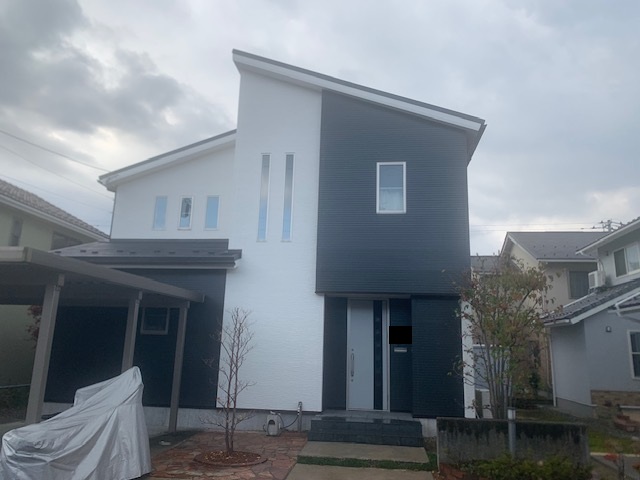 外壁塗装はハイブリット無機・屋根カバーは「横段ルーフ」で安心プラン